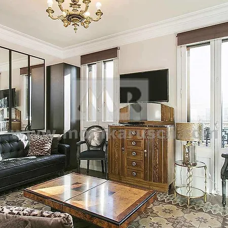 Arago 345 Apartment *