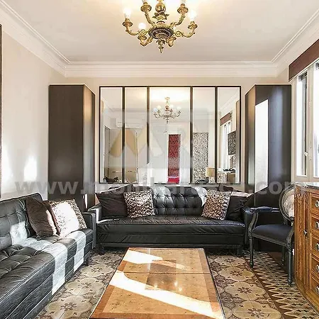 Arago 345 Apartment